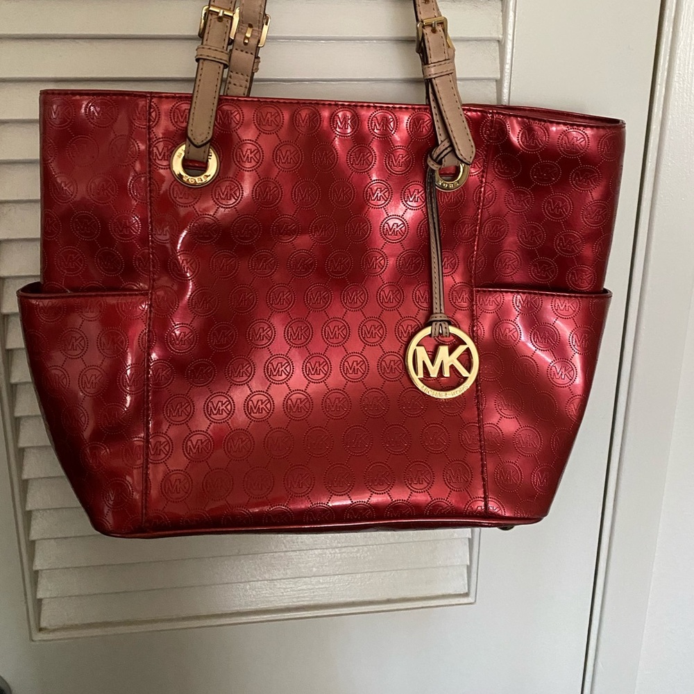 MICHAEL Michael Kors Jet Set patent leather tote